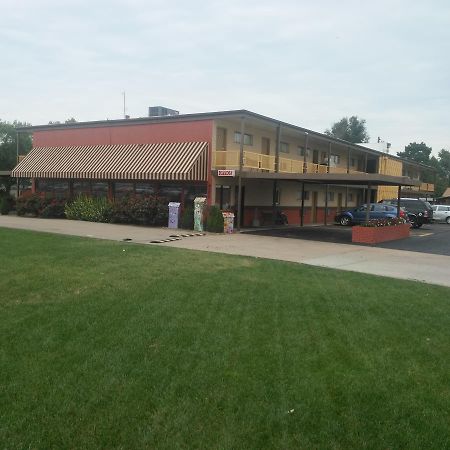 Travelers Budget Inn Great Bend Exterior foto