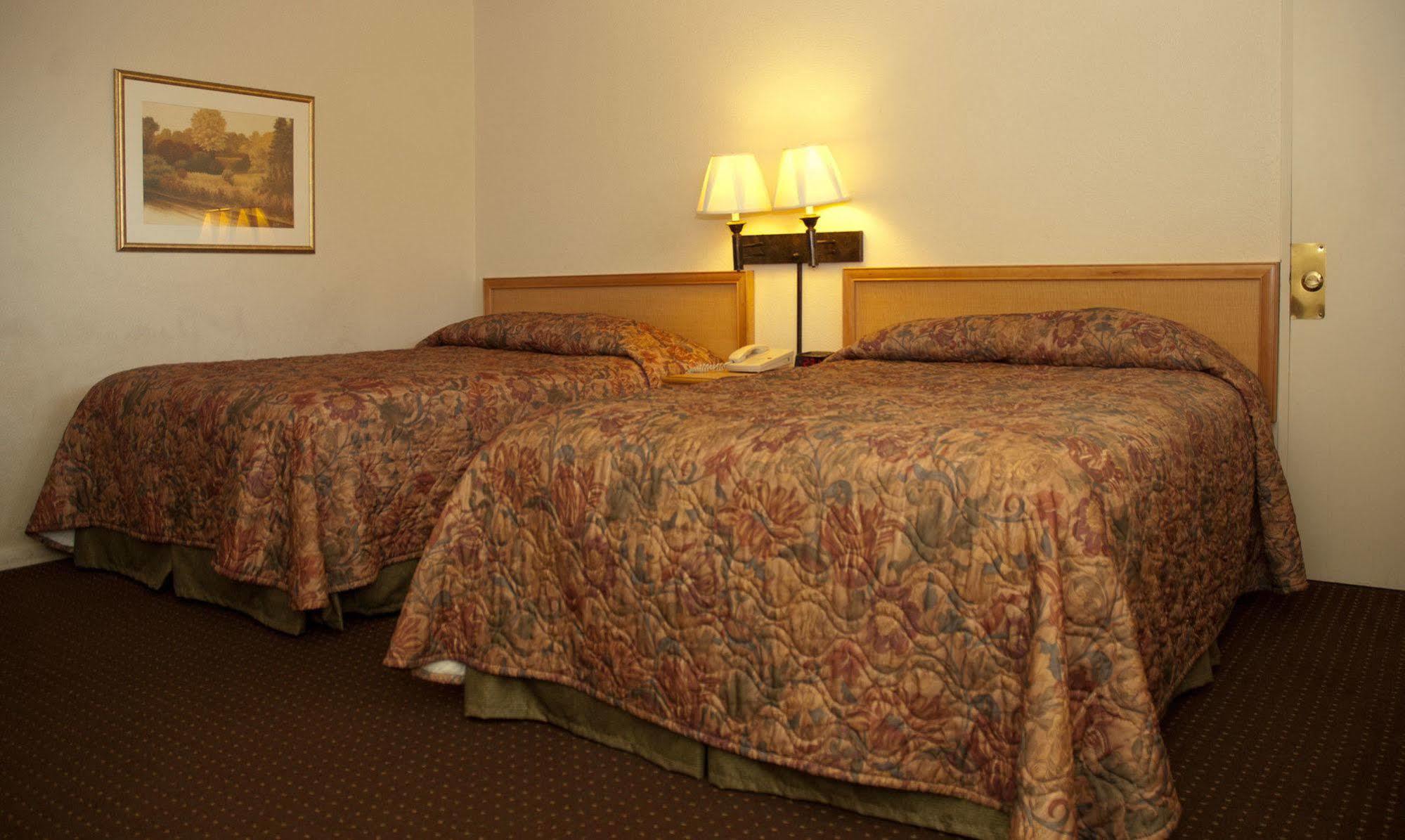 Travelers Budget Inn Great Bend Exterior foto